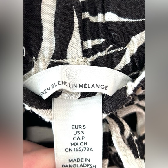 H&M Linen Blend Wide Leg Pants | Black Leaf Print | Small - Picture 3 of 8